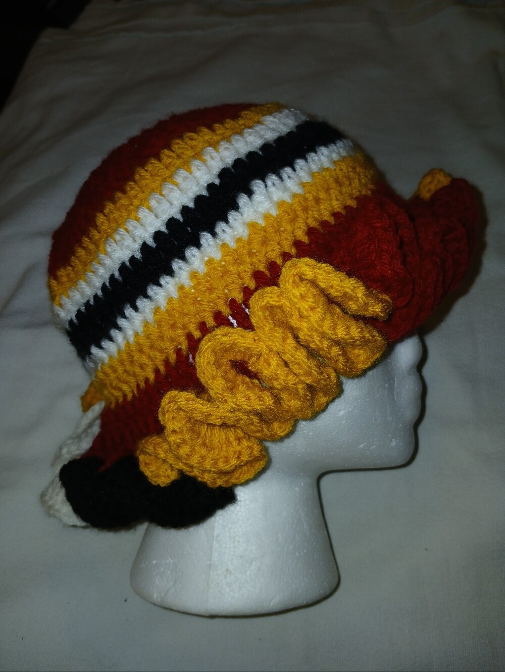 NWT Handcrafted W. Commanders Crochet Ruffle Hat. - Picture 3 of 8